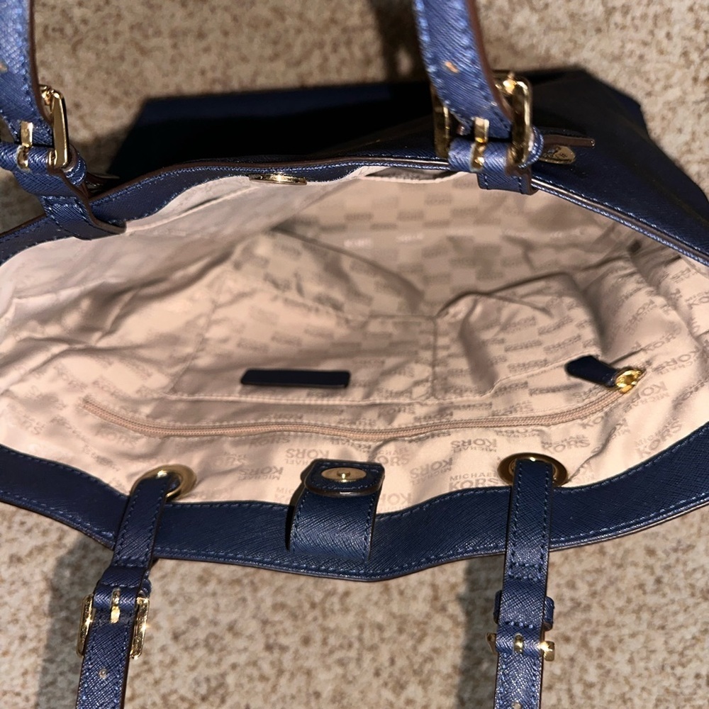Michael Kors Handbag - Picture 3 of 4